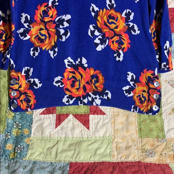 Vibrant floral sweater - Picture 2 of 4